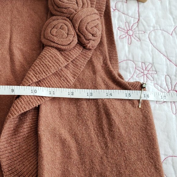 Banana Republic wool sweater vest (size XS) - Picture 9 of 11